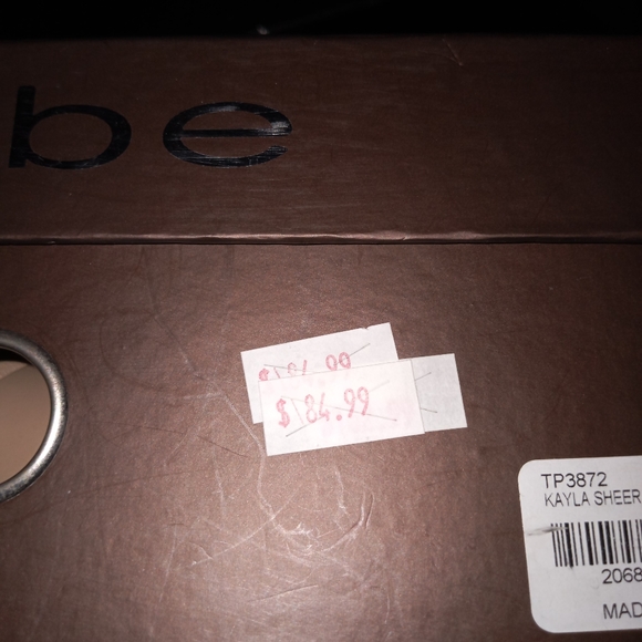 Shoes - Picture 5 of 5